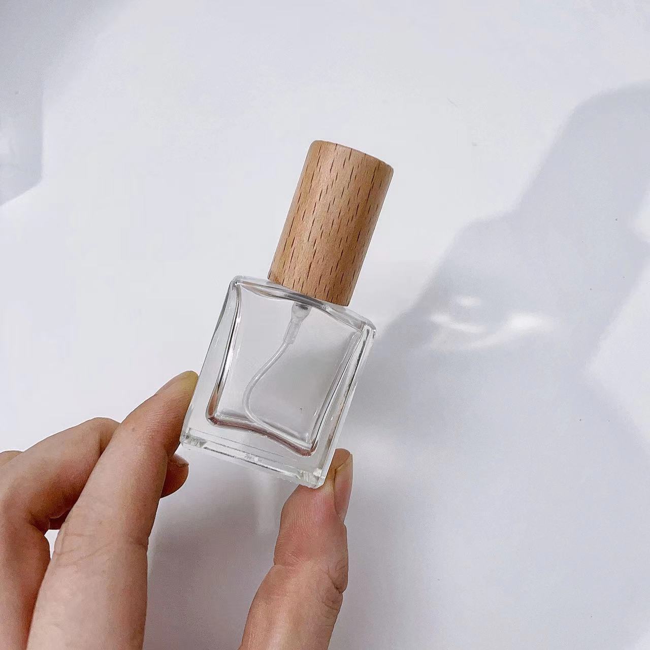 زجاجة بخاخ عطر من الزجاج السمي - مراجعة Perfume Fragrance Vending Machine وسعره